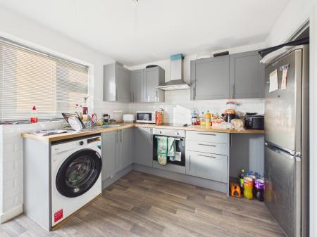 3 bedroom Semi-detached house for sale in Cornwall Road, Wigston, LE18