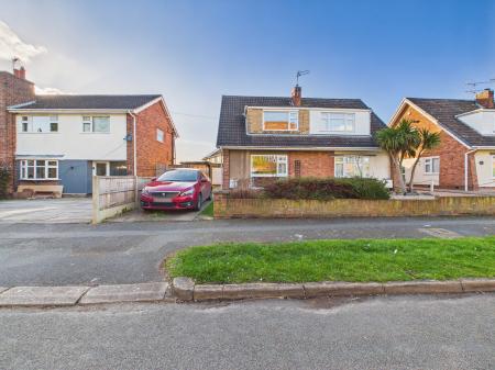 3 bedroom Semi-detached house for sale in Cornwall Road, Wigston, LE18