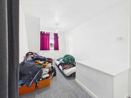 3 bedroom Semi-detached house for sale in Cornwall Road, Wigston, LE18