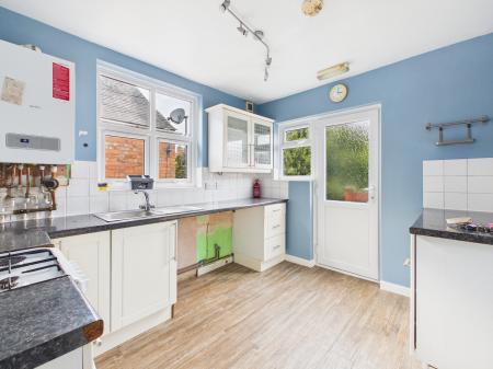 2 bedroom Flat to let in Kirby Road, Leicester