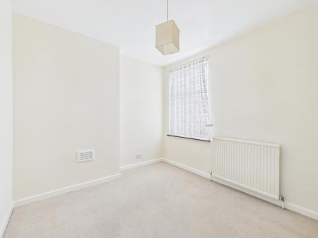2 bedroom Flat to let in Kirby Road, Leicester