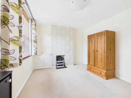 2 bedroom Flat to let in Kirby Road, Leicester