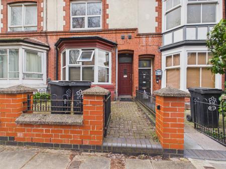 2 bedroom Flat to let in Kirby Road, Leicester