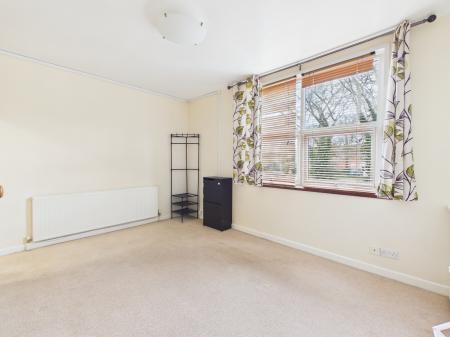 2 bedroom Flat to let in Kirby Road, Leicester