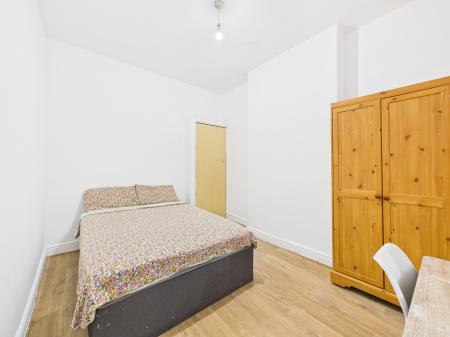 1 bedroom Flat to let in Eastleigh Road, Leicester, LE3