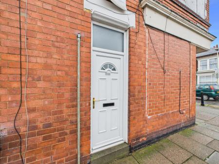 1 bedroom Flat to let in Eastleigh Road, Leicester, LE3