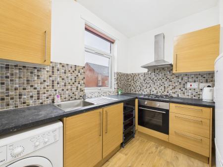 1 bedroom Flat to let in Eastleigh Road, Leicester, LE3