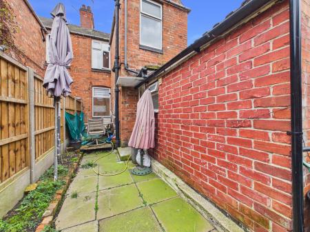 3 bedroom Terraced House to let in Barclay Street, Leicester, LE3