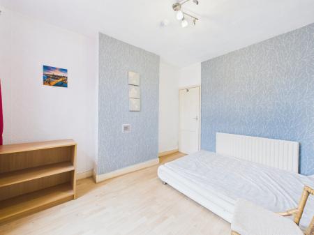 3 bedroom Terraced House to let in Barclay Street, Leicester, LE3