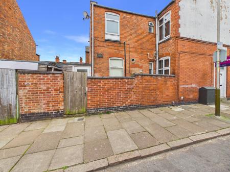 1 bedroom Flat to let in Eastleigh Road, Leicester, LE3