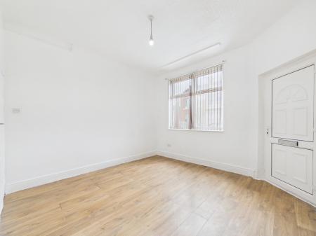 1 bedroom Flat to let in Eastleigh Road, Leicester, LE3