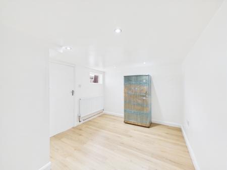 1 bedroom Flat to let in Eastleigh Road, Leicester, LE3