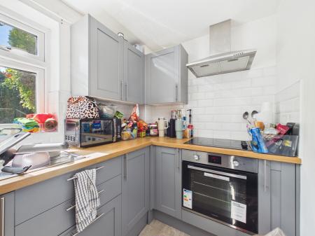 1 bedroom Ground floor maisonette for sale in Halley Close, Leicester, LE4