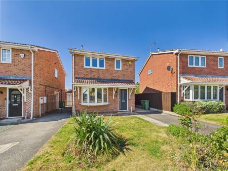 3 bedroom Detached house to let in Coleridge Drive, Leicester, LE19