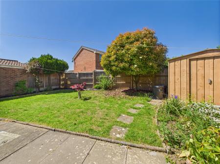 3 bedroom Detached house to let in Coleridge Drive, Leicester, LE19