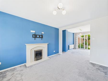 3 bedroom Detached house to let in Coleridge Drive, Leicester, LE19