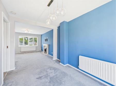 3 bedroom Detached house to let in Coleridge Drive, Leicester, LE19