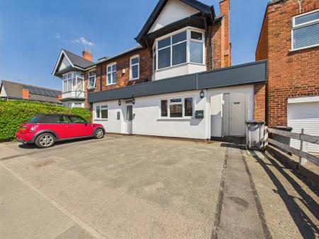 1 bedroom Flat to let in Aylestone Road, Aylestone, Leicester, LE2