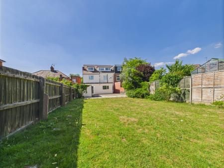 1 bedroom Flat to let in Aylestone Road, Aylestone, Leicester, LE2