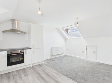 1 bedroom Flat to let in Aylestone Road, Aylestone, Leicester, LE2