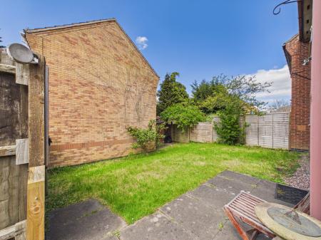 3 bedroom Semi-detached house to let in Buckingham Drive, Leicester, LE2