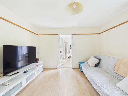 3 bedroom Semi-detached house to let in Buckingham Drive, Leicester, LE2