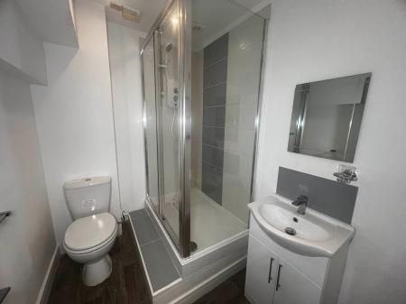 1 bedroom Flat to let in Millstone Lane, Leicester, LE1