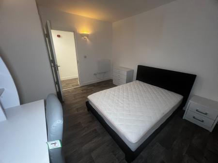 1 bedroom Flat to let in Millstone Lane, Leicester, LE1