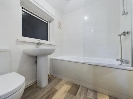 2 bedroom Maisonette to let in The Slade Greens, Leicester, LE2