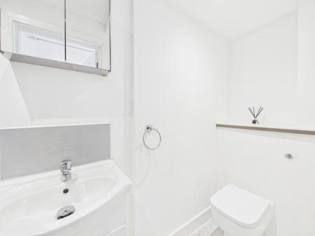 1 bedroom Flat to let in High Street, Blaby, Leicester, LE19