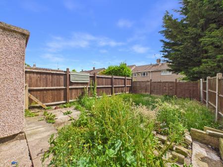 3 bedroom End of terrace house for sale in Monmouth Drive, Leicester, LE2
