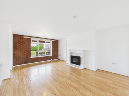 3 bedroom End of terrace house for sale in Monmouth Drive, Leicester, LE2
