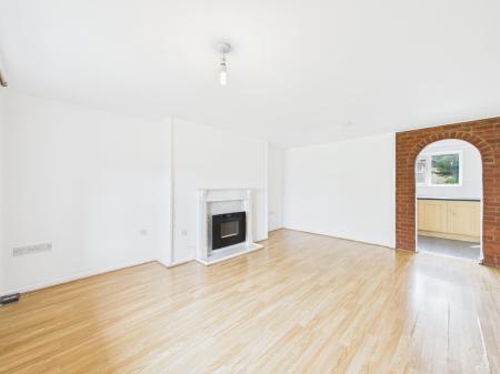 3 bedroom End of terrace house for sale in Monmouth Drive, Leicester, LE2