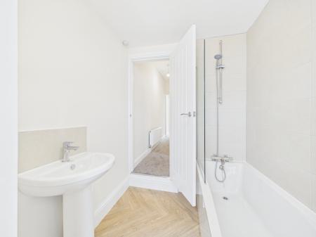 2 bedroom Terraced House for sale in Cranmer Street, Leicester, LE3
