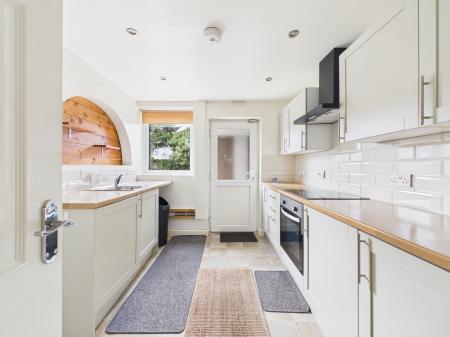 3 bedroom Terraced House for sale in Spendlow Gardens, Leicester, LE2