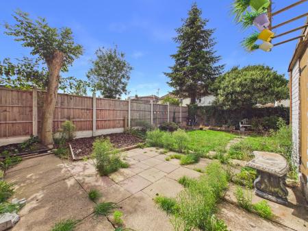 3 bedroom Terraced House for sale in Spendlow Gardens, Leicester, LE2