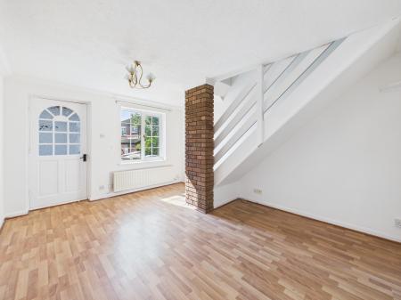 3 bedroom Terraced House to let in Burton Close, Oadby, LE2