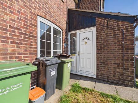 3 bedroom Terraced House to let in Burton Close, Oadby, LE2