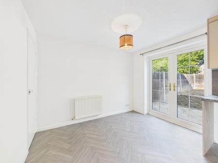 3 bedroom Terraced House to let in Burton Close, Oadby, LE2