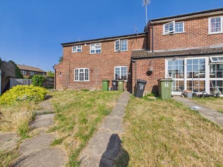 3 bedroom Terraced House to let in Burton Close, Oadby, LE2