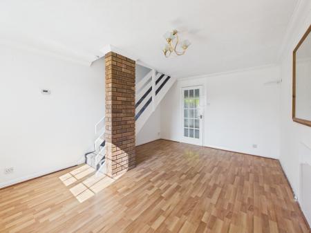 3 bedroom Terraced House to let in Burton Close, Oadby, LE2