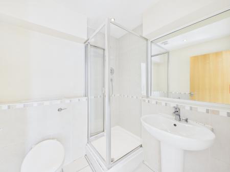 4 bedroom Terraced House for sale in Woodford Road, Leicester, LE2