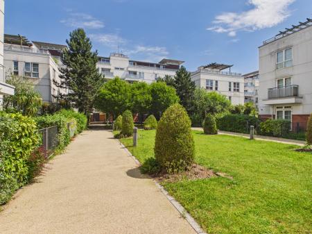 4 bedroom Terraced House for sale in Woodford Road, Leicester, LE2
