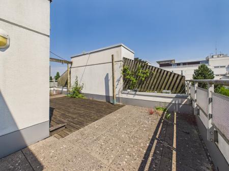 4 bedroom Terraced House for sale in Woodford Road, Leicester, LE2