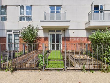 Woodford Road, Leicester, LE2