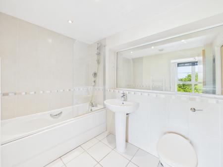 4 bedroom Terraced House for sale in Woodford Road, Leicester, LE2