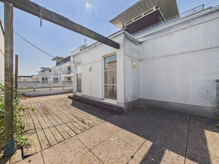 4 bedroom Terraced House for sale in Woodford Road, Leicester, LE2