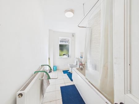 2 bedroom Semi-detached house for sale in Haddenham Road, Braunstone, LE3