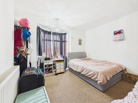 2 bedroom Semi-detached house for sale in Haddenham Road, Braunstone, LE3