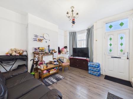 2 bedroom Semi-detached house for sale in Haddenham Road, Braunstone, LE3